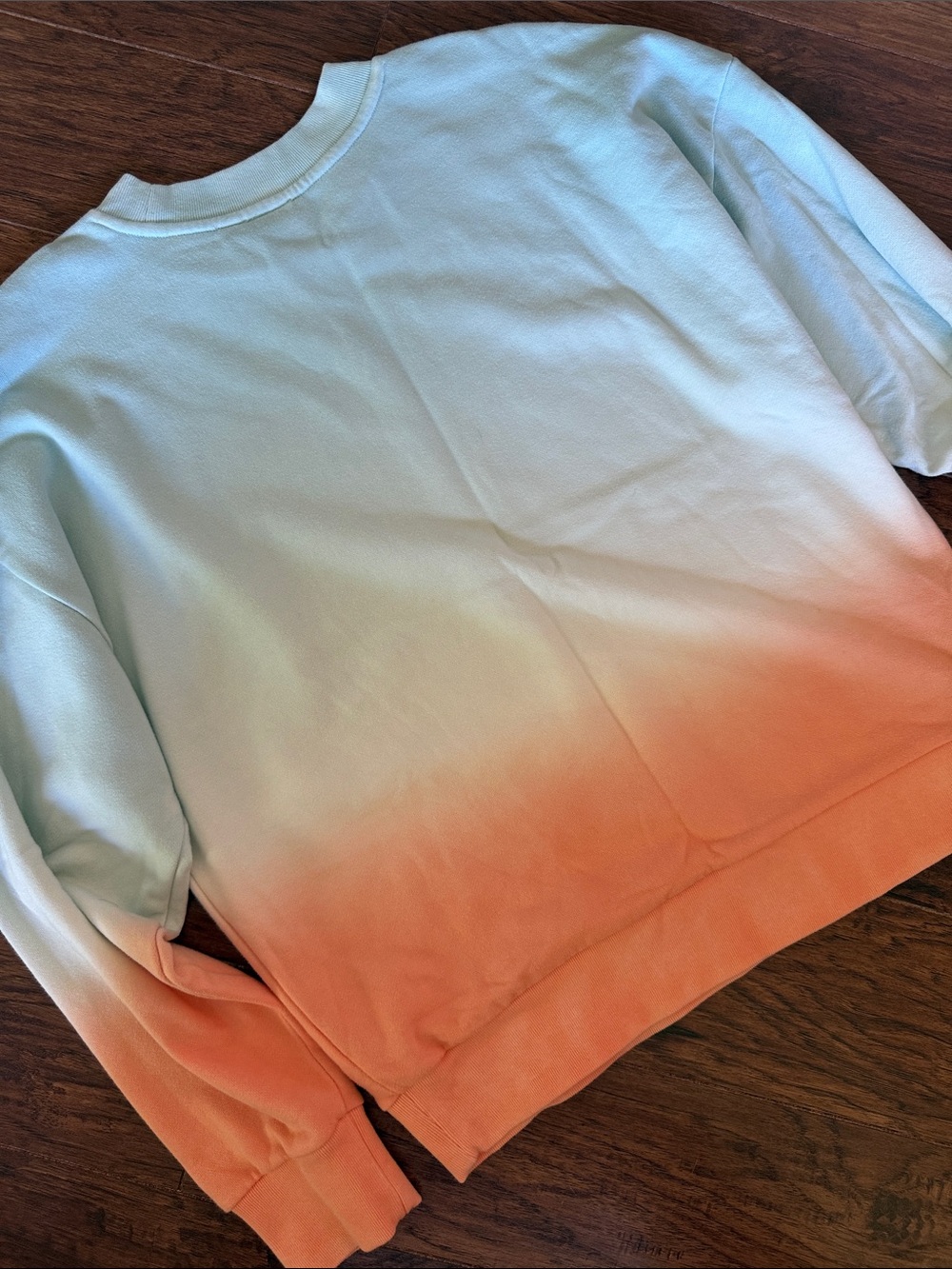GAP Women’s Ombré Crewneck Sweatshirt - Picture 5 of 5